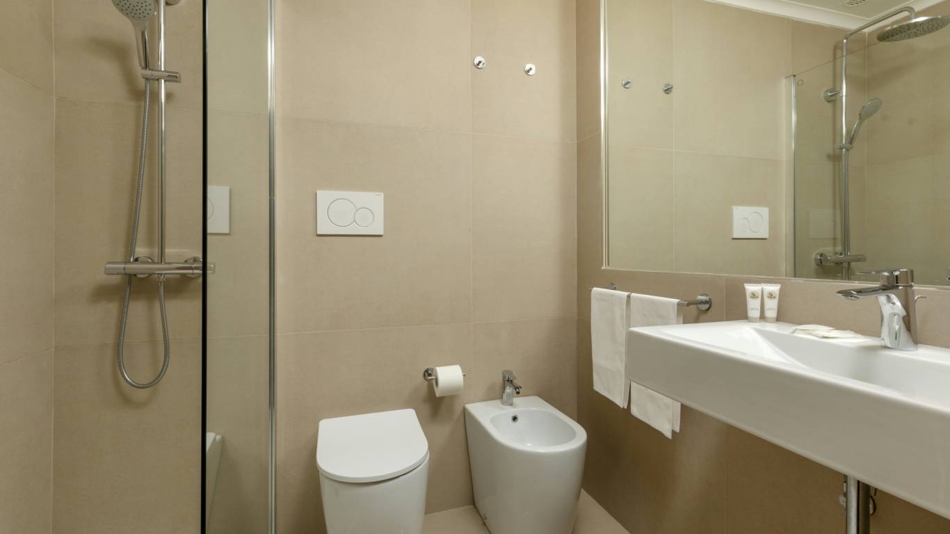 Hotel-Marcaurelio-Roma-Foto-Aprile-2025-bagno-standard-7 Hotel-Marcaurelio-Roma-Foto-Aprile-2025-bagno-standard-7