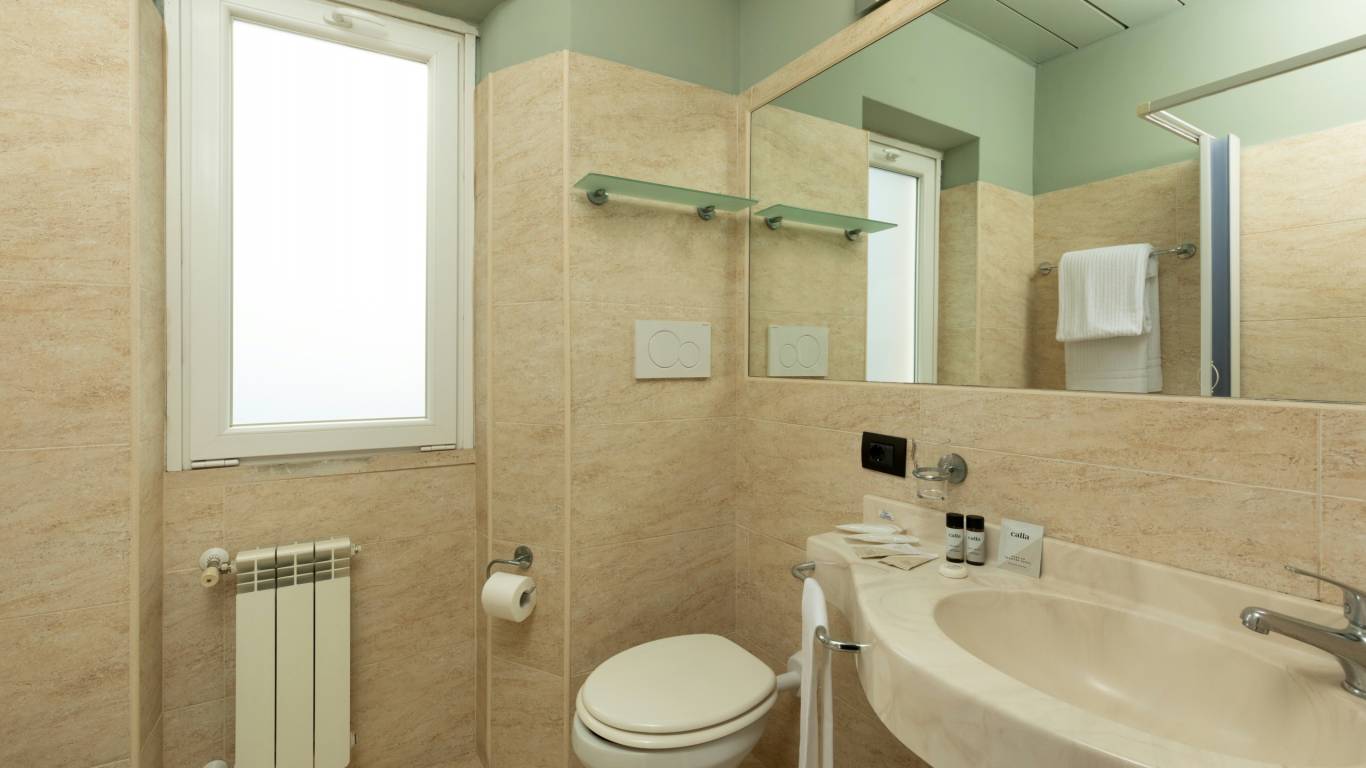 Hotel-Marcaurelio-Roma-Foto-Aprile-2025-bagno-superior-1 Hotel-Marcaurelio-Roma-Foto-Aprile-2025-bagno-superior-1