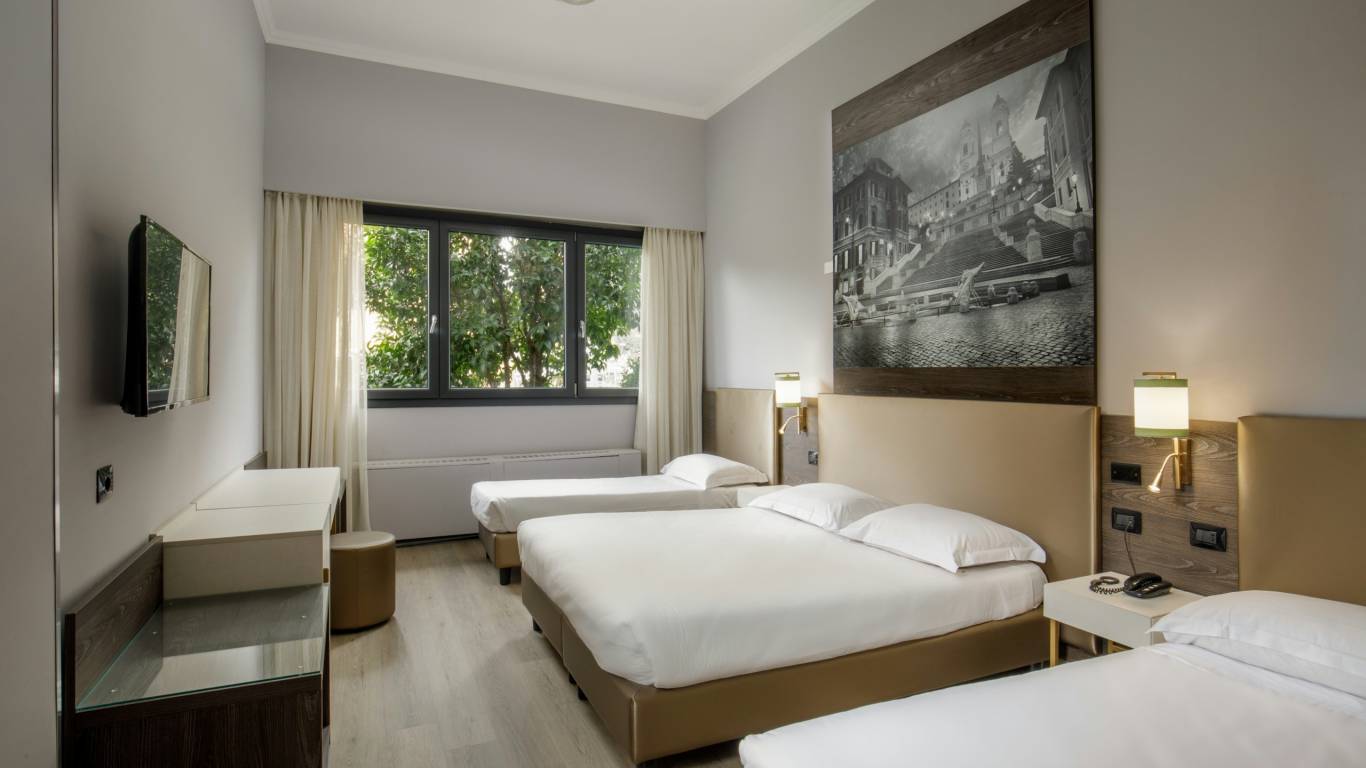 Hotel-Marcaurelio-Roma-Foto-Aprile-2025-camera-quadrupla---piano-terra-1