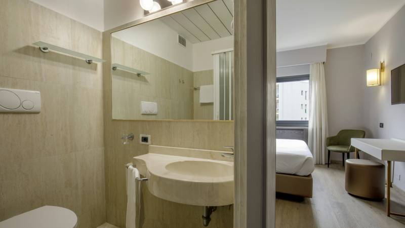 Hotel-Marcaurelio-Roma-Foto-Aprile-2025-bagno-standard-3