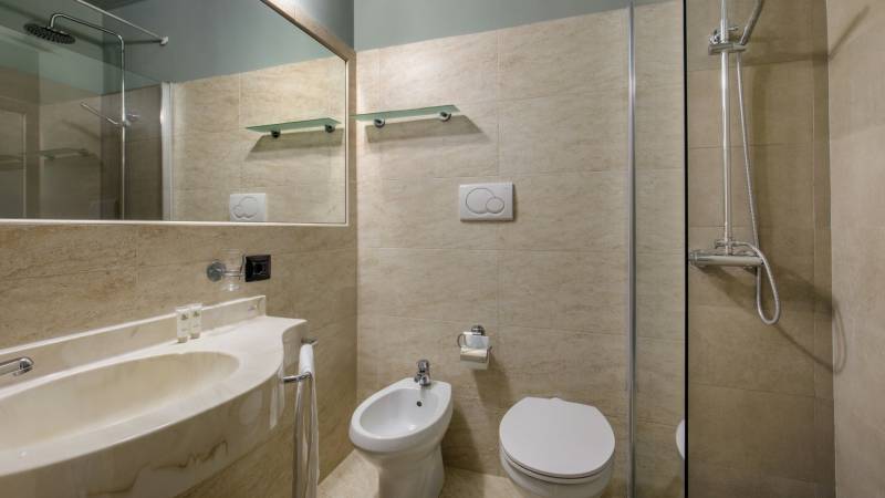 Hotel-Marcaurelio-Roma-Foto-Aprile-2025-bagno-superior
